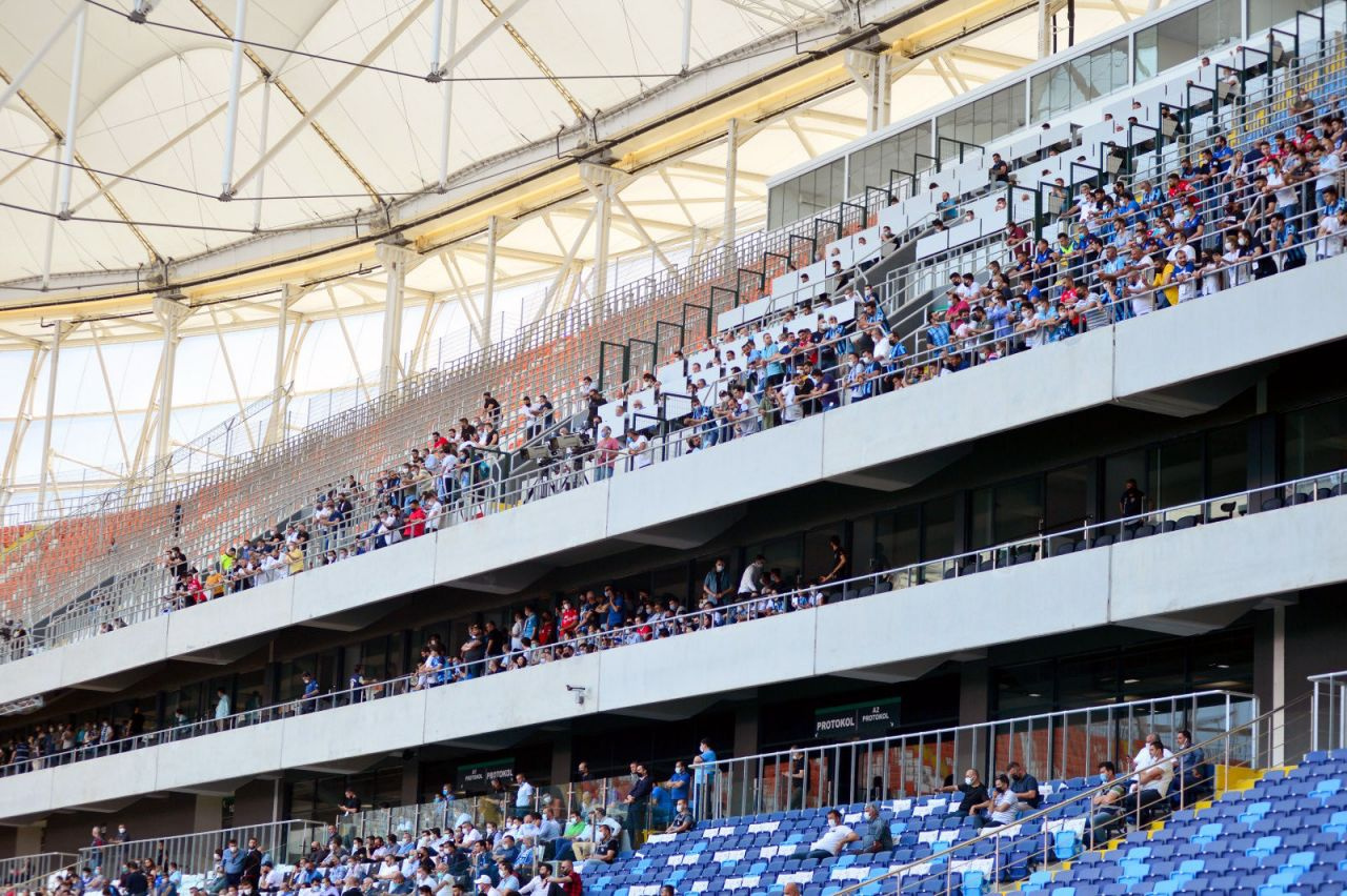 Adana Demirspor tribünlerinde şaşkına çeviren görüntü