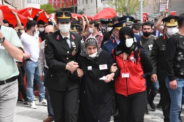 Kütahya'da gözyaşları sel oldu! Yüzlerce kişi Şehit Uzman Çavuş Asan'ı son yolculuğa uğurladı