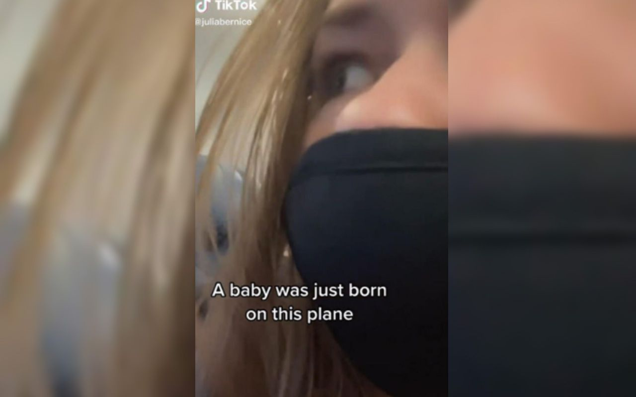 ABD'de ilginç olay: Hamile olduğunu uçakta doğum yapınca öğrendi