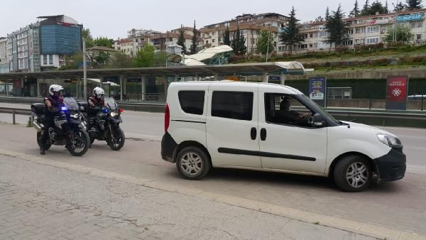 Olay yeri Bursa! KADES butonuna bastı 5 dakikada gelen polisler eski eşinden kurtardı