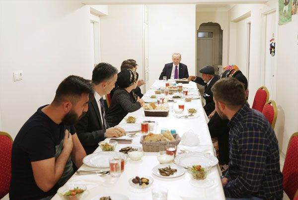 Başkan Erdoğan Dikmen ailesine misafir oldu