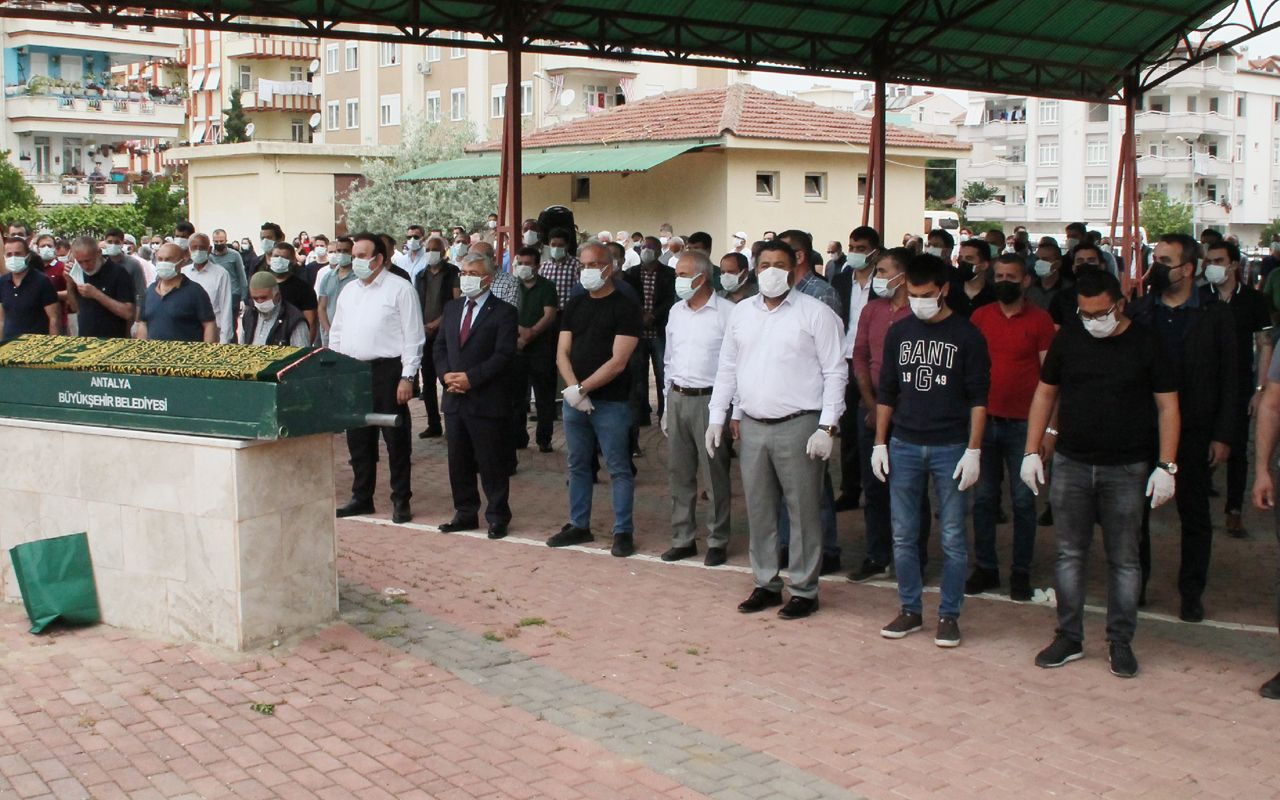 'Bu işin şakası yok' demişti Covid-19'dan ölen MATSO Başkanı Ahmet Boztaş toprağa verildi