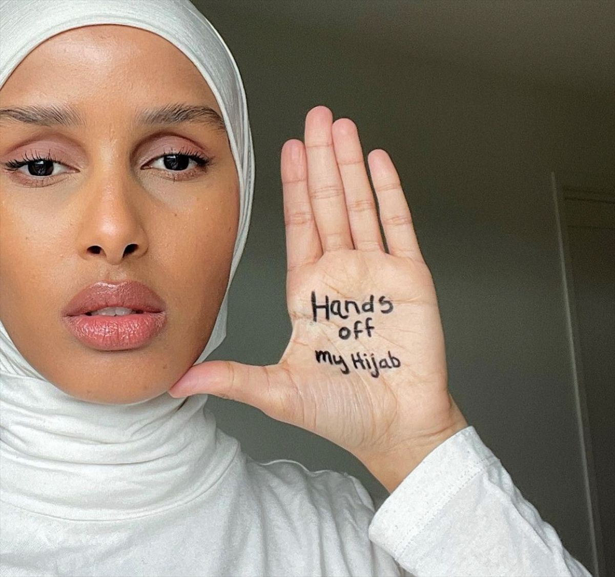 Fransa'da Müslüman kadınlar sosyal medyada harekete geçti kampanya çığ gibi büyüyor