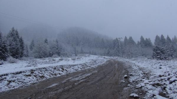 Mayıs ayında kar sürprizi! Rize yaylaları bembeyaz oldu