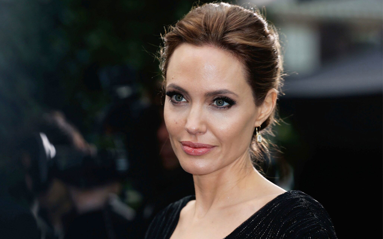 Brad Pitt'le ayrıldıktan sonra kimse olmamıştı Angelina Jolie: Sevgili adayları listem var