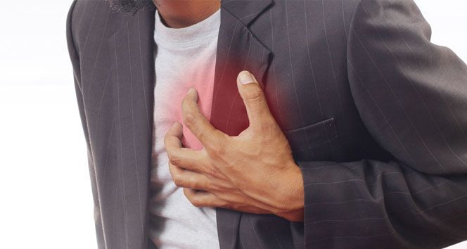 Kalp krizi belirtileri nelerdir? Göğüste rahatsız edici bir baskı varsa...