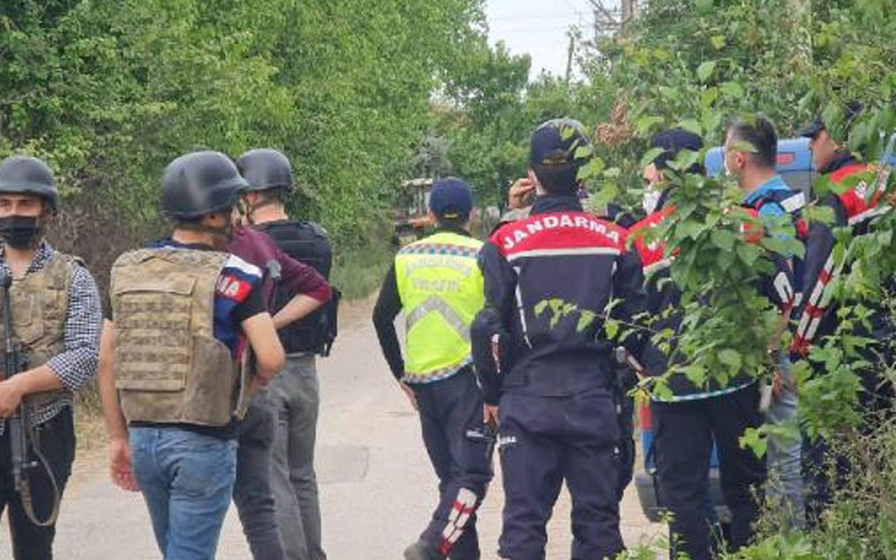 Kocaeli'de evlat dehşeti! Cinnet geçirip babasını öldürdü 3'ü jandarma 8 kişiyi vurdu