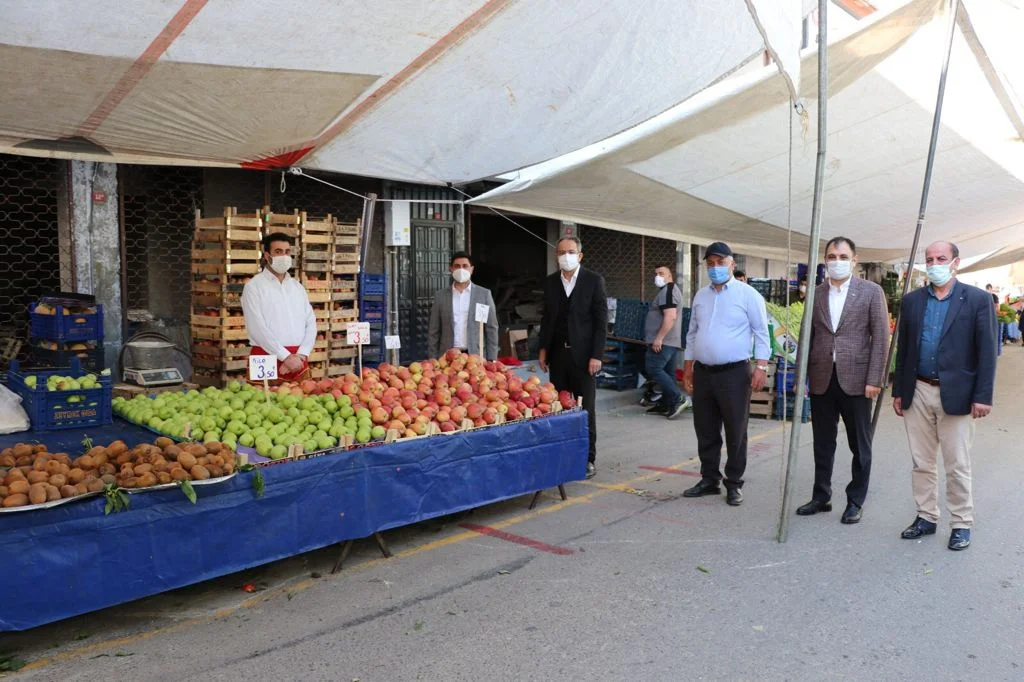 Sultanbeyli'de Semt Pazarlarında Denetim Yapıldı