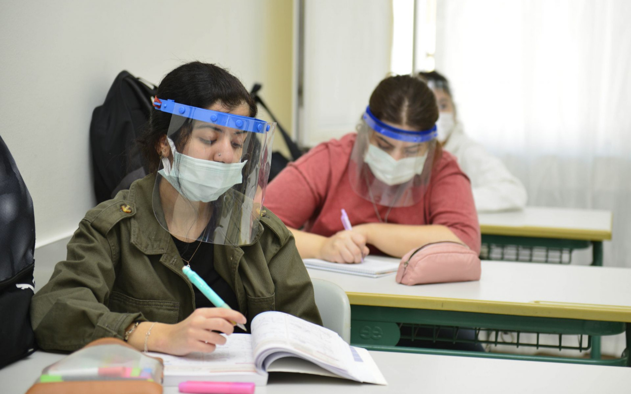 Yüz yüze sınavda öğrencileri bekleyen sınıfta kalma tehlikesi