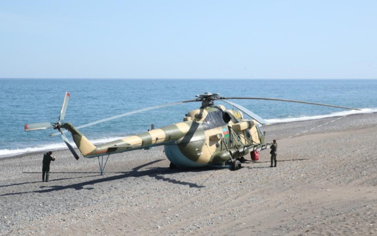 Azerbaycan'a ait askeri helikopter Giresun'a zorunlu iniş yaptı