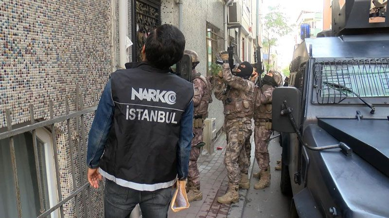 İstanbul ve Ankara merkezli Türkiye genelinde uyuşturucu operasyonu: çok sayıda gözaltı var