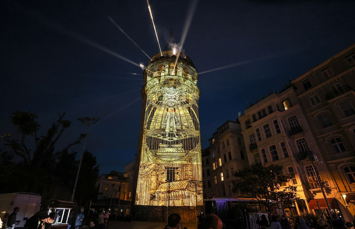 İstanbul'un Fethi'nin 568. yıl dönümü! Ayasofya Camii'nde sky mapping gösterisi