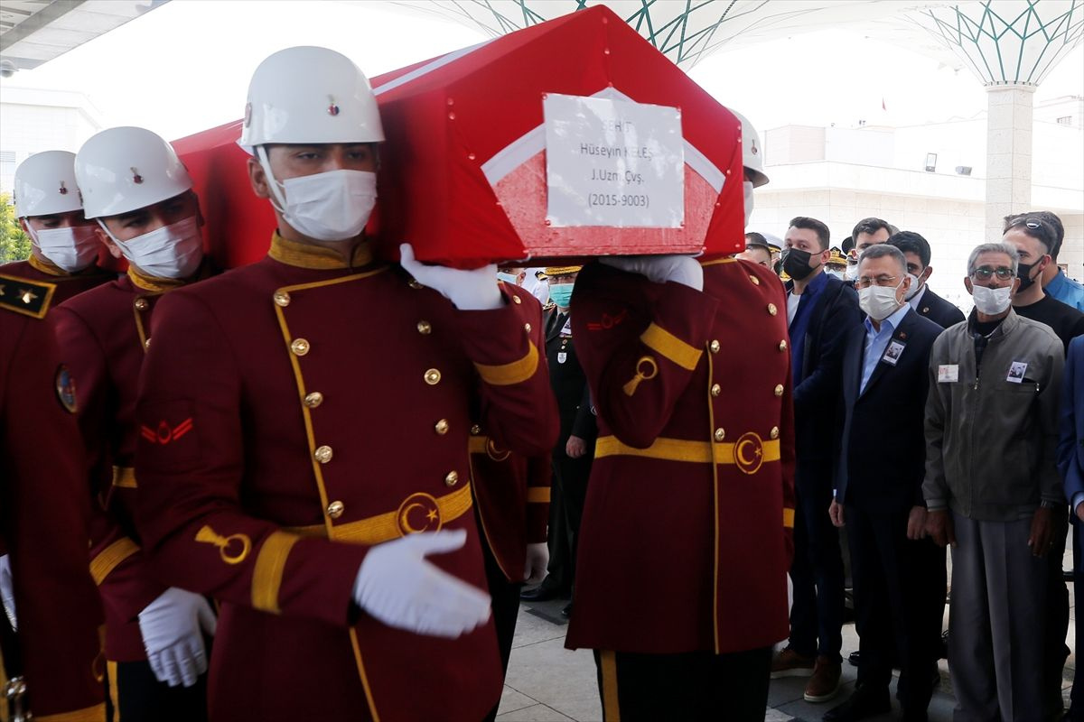 Ankara'da gözyaşları sel oldu! Şehit Uzman Çavuş Hüseyin Keleş'in eşinin feryatları yürek dağladı