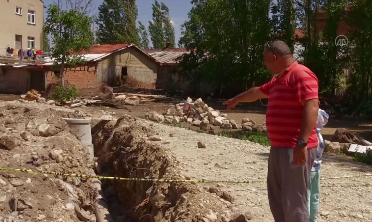 Kanalizasyon kazısında ortaya çıktı! Afyonkarahisar'da ekipler harekete geçti: Gören şaştı kaldı