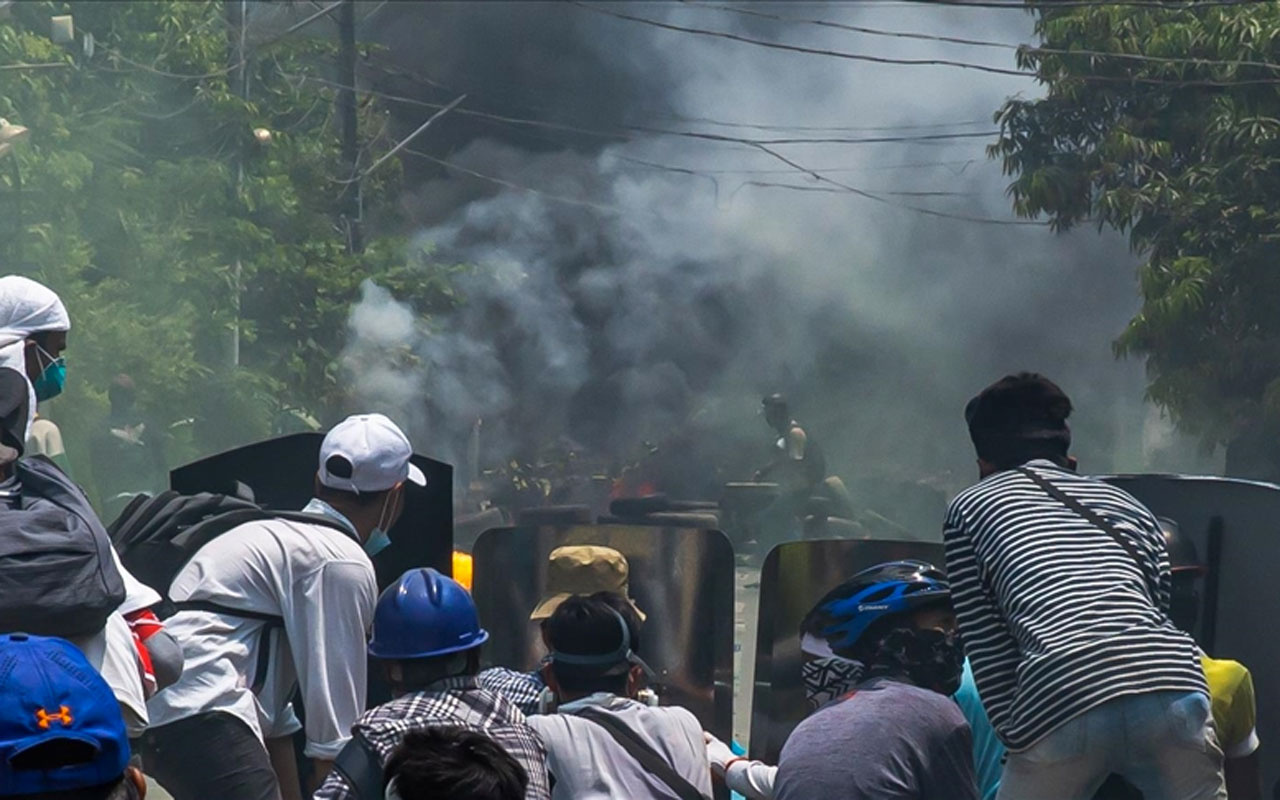 Myanmar ordusu, etnik silahlı gruplarla ateşkesi bir ay daha uzattı