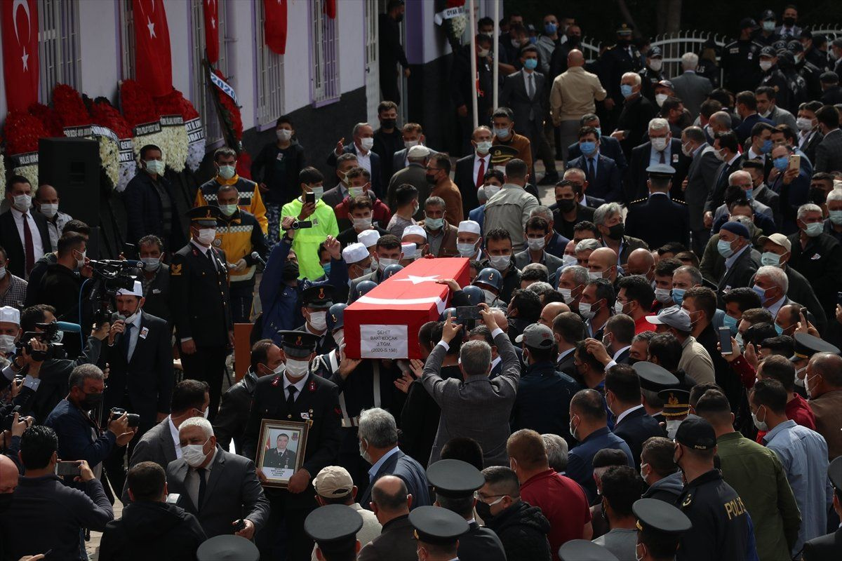 Bitlis şehidi Jandarma Teğmen Baki Koçak memleketi Yozgat'ta ebediyete uğurlandı