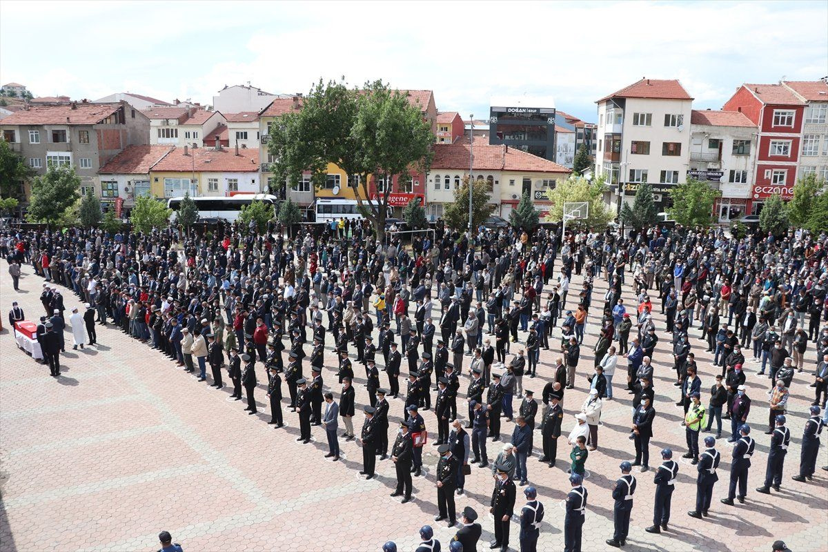 Bitlis şehidi Jandarma Teğmen Baki Koçak memleketi Yozgat'ta ebediyete uğurlandı