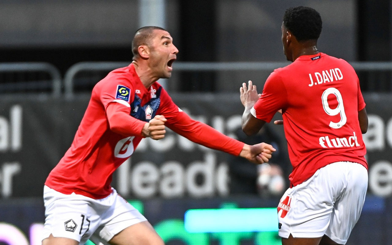 Burak Yılmaz Lille'de sezonun futbolcusu seçildi