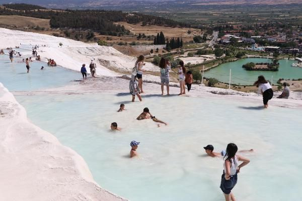 Denizli'de Beyaz Cennet'e turistler akın etti: Bir zorluğu yok, çok güzel bir his