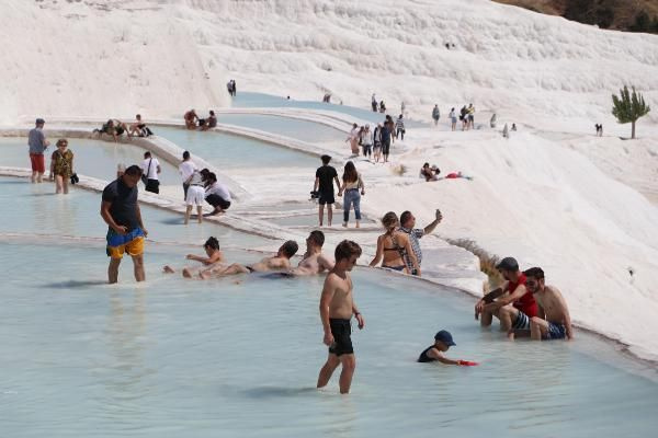 Denizli'de Beyaz Cennet'e turistler akın etti: Bir zorluğu yok, çok güzel bir his