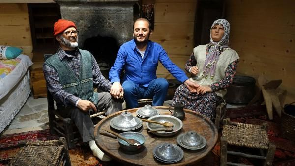 Evin baş köşesine oturttu! Trabzon'da yaptıklarını gören şaşırdı: Çok ağlayanlar gördüm