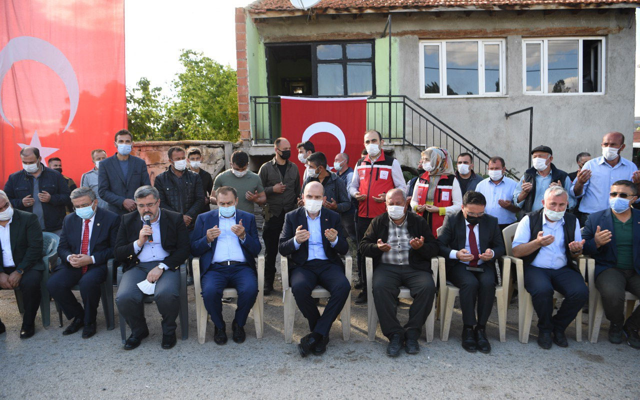 Bakan Süleyman Soylu'dan şehit ailesine taziye ziyareti