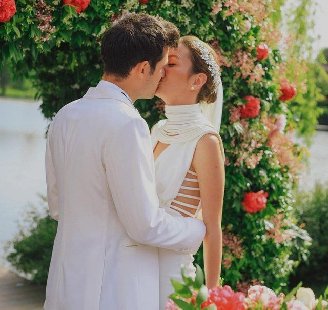 YouTuber Orkun Işıtmak ile Merve Yorgancılar evlendi işte nikahtan kareler