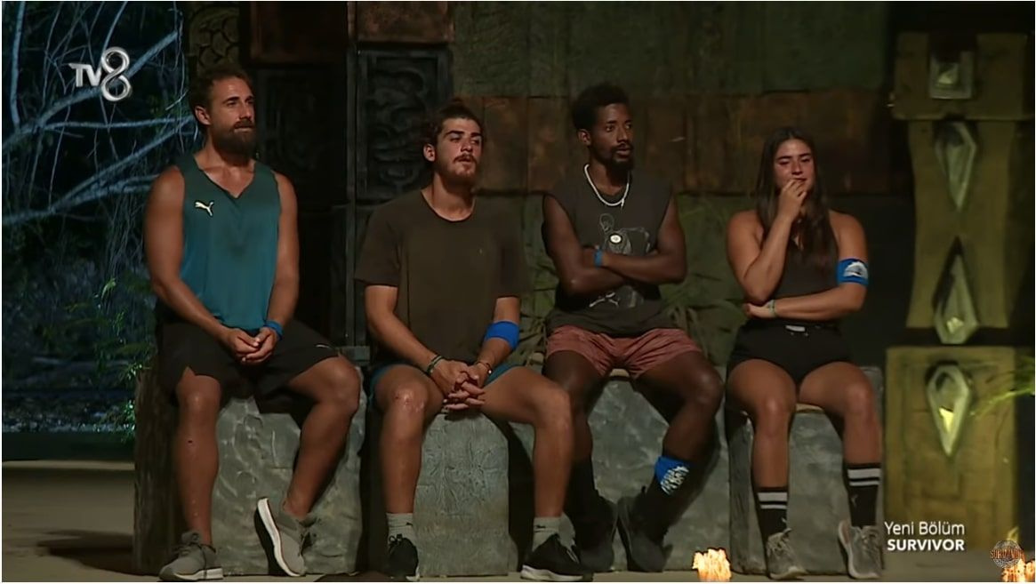 Survivor�da bir ilk! Aleyna ve Ayşe�nin aileleri birbirine girdi Acun