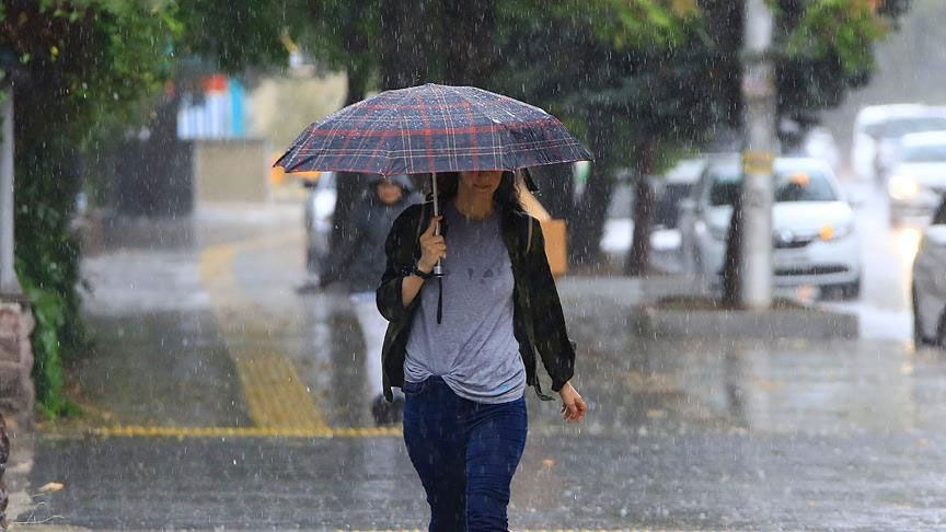 Meteoroloji saat verip uyardı! İstanbul ve çok sayıda kentte sağanak yağış var