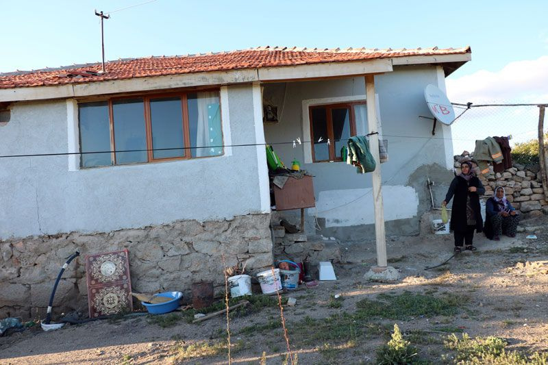 Evi akrepler bastı Yozgat Azizli köyünde Çakmak ailesi kabusu yaşadı