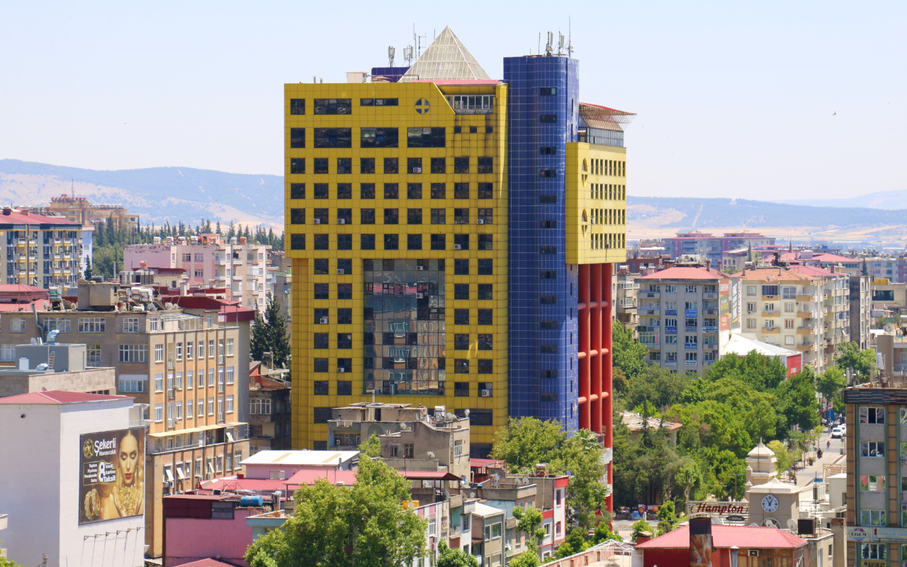 Kahramanmaraş'taki dünyanın en saçma binasının yıkımına bayramda başlanacak