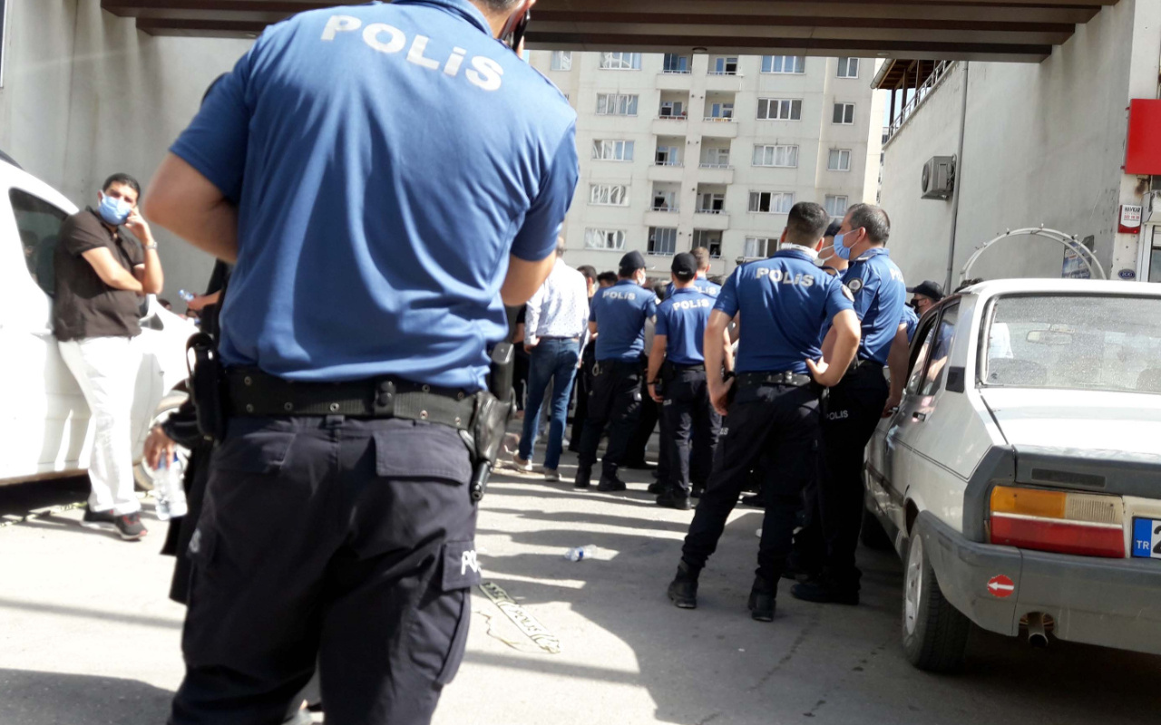 Gaziantep'te bir kişi intiharına engel olmak isteyen esnafı pompalı tüfekle öldürdü