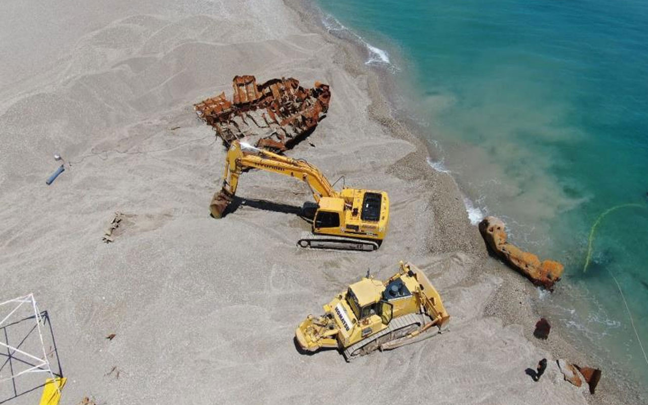 Antalya açıklarında 83 yıl önce batan geminin enkazı gün yüzüne çıkartıldı