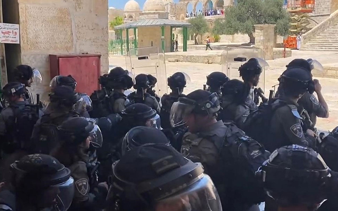 İsrail polisi Mescid-i Aksa’da Filistinlilere müdahale etti: 9 yaralı