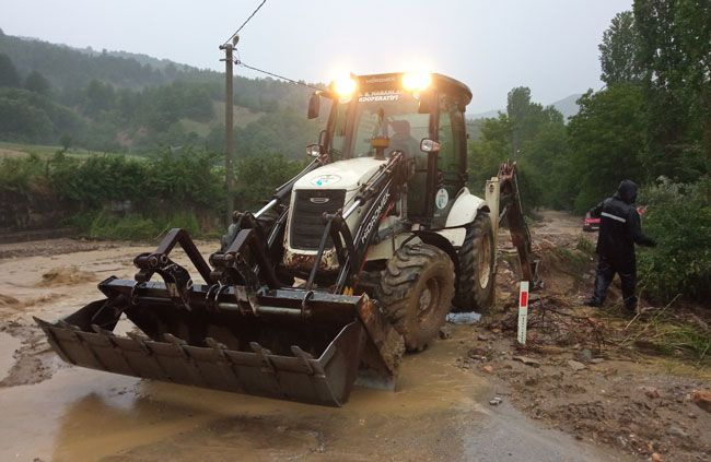 Kütahya'da sel felaketi iki köyde hasara neden oldu