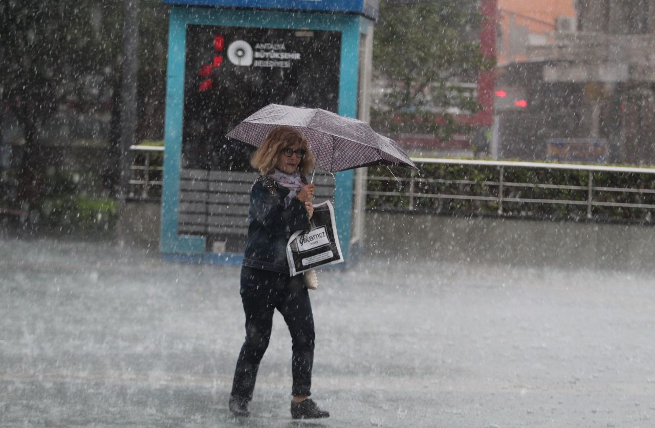 Meteoroloji 21 ili uyardı sağanak yağış geliyor! İstanbul'da hava durumu 4 gün aynı
