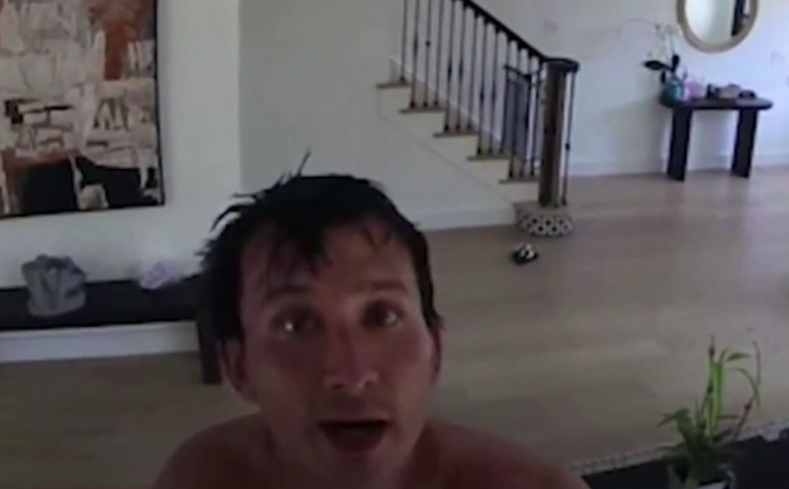 Çıplak adam eve girdi kameraya bakan karısı şok oldu! Çığlıklar kan dondurdu