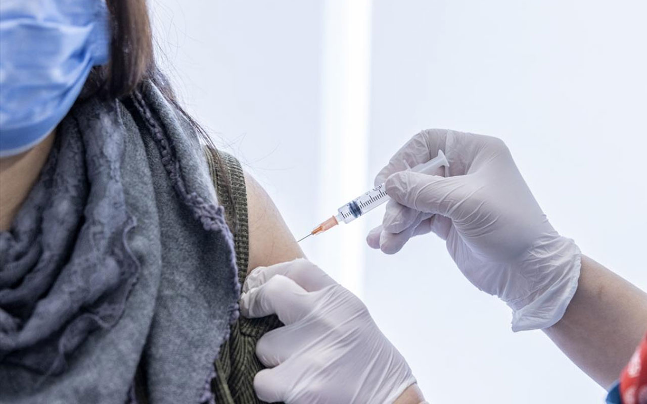 Dünya genelinde 2 milyar 700 milyon dozdan fazla Kovid-19 aşısı yapıldı! Türkiye 9. sırada...