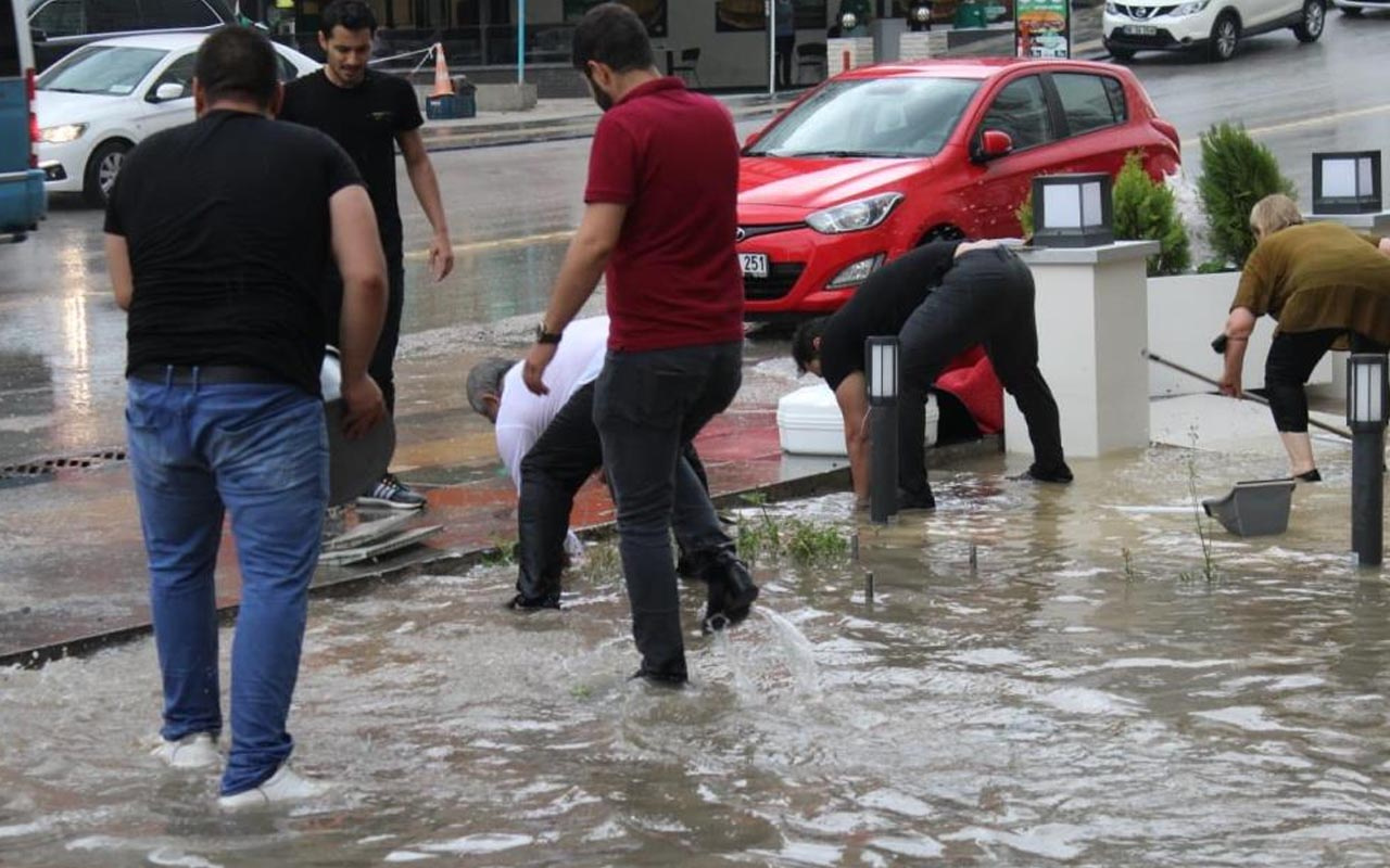 Ankara'da sağanak sonrası iş yerlerini su bastı! Zararları 4 milyon TL itfaiyeye isyan ettiler