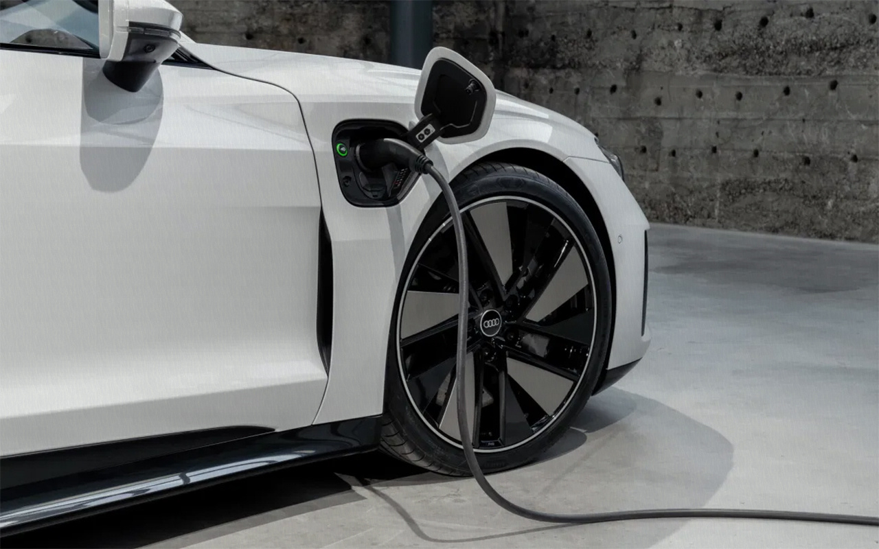 Audi fosil yakıtlı araba üretimine 2033 yılına kadar son verecek