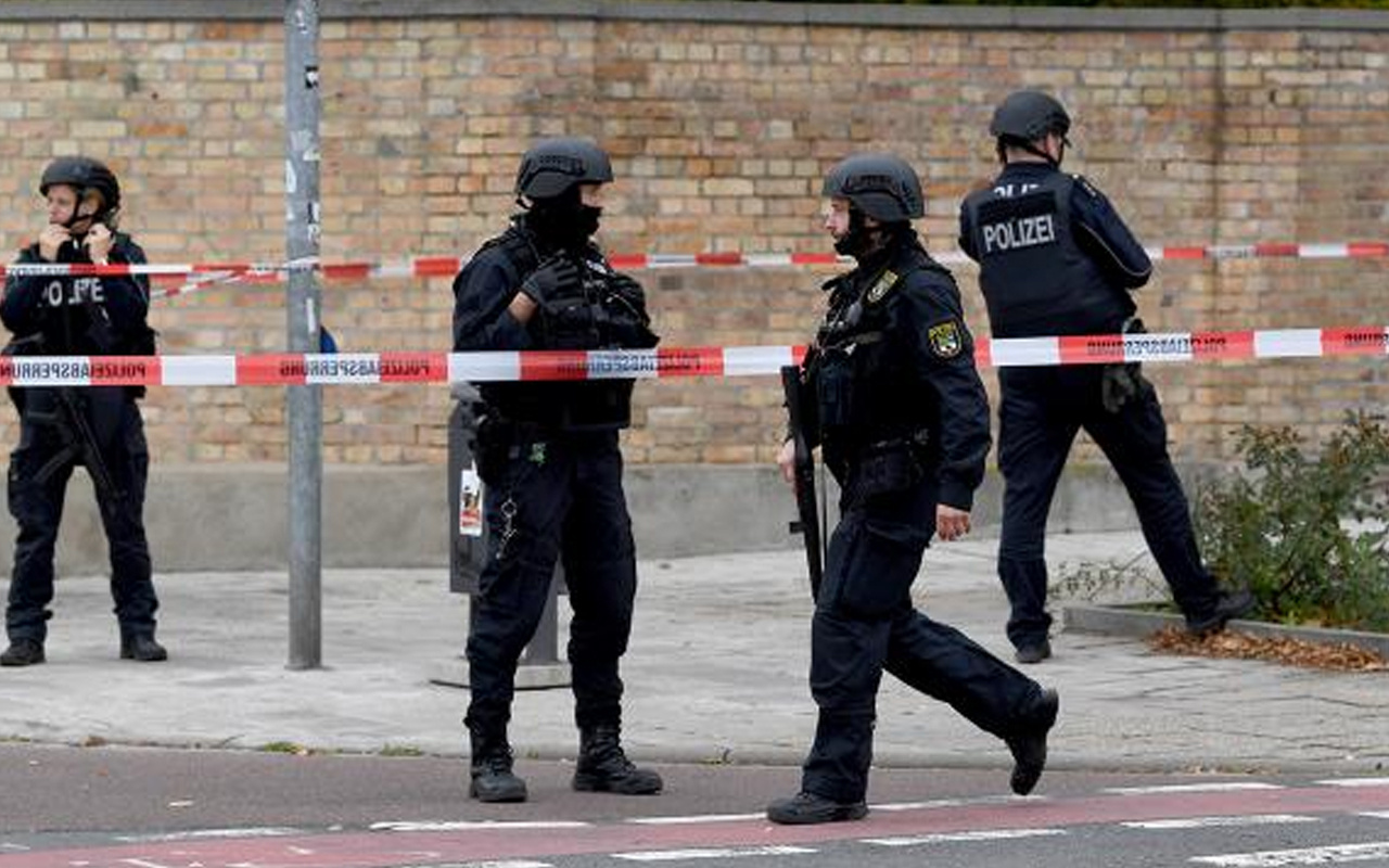 Almanya'da bıçaklı saldırı: 3 ölü, 6 yaralı