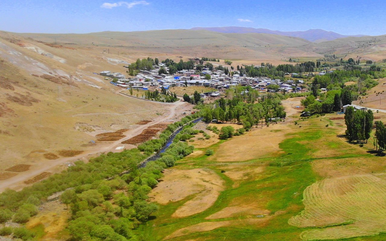 Erzurum'da sahibinden satılık köy! Herkes göç edince tek başına kaldı 10 milyon lira istiyor