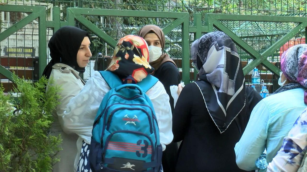 YKS sınavı öncesi akın! İstanbul'da Zuhuratbaba, Şanlıurfa'da Balıklıgöl ziyaret edildi