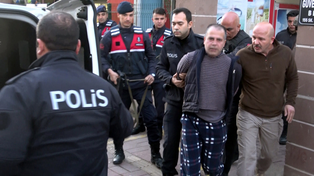 ‘Koronalıyım’ diyerek polise tükürmüştü! Emekli astsubay hakkında karar: Cezaları ertelendi