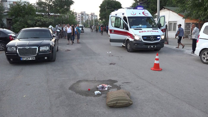 Antalya’da galerici arkadaşını kalbine makas saplayıp öldürdü