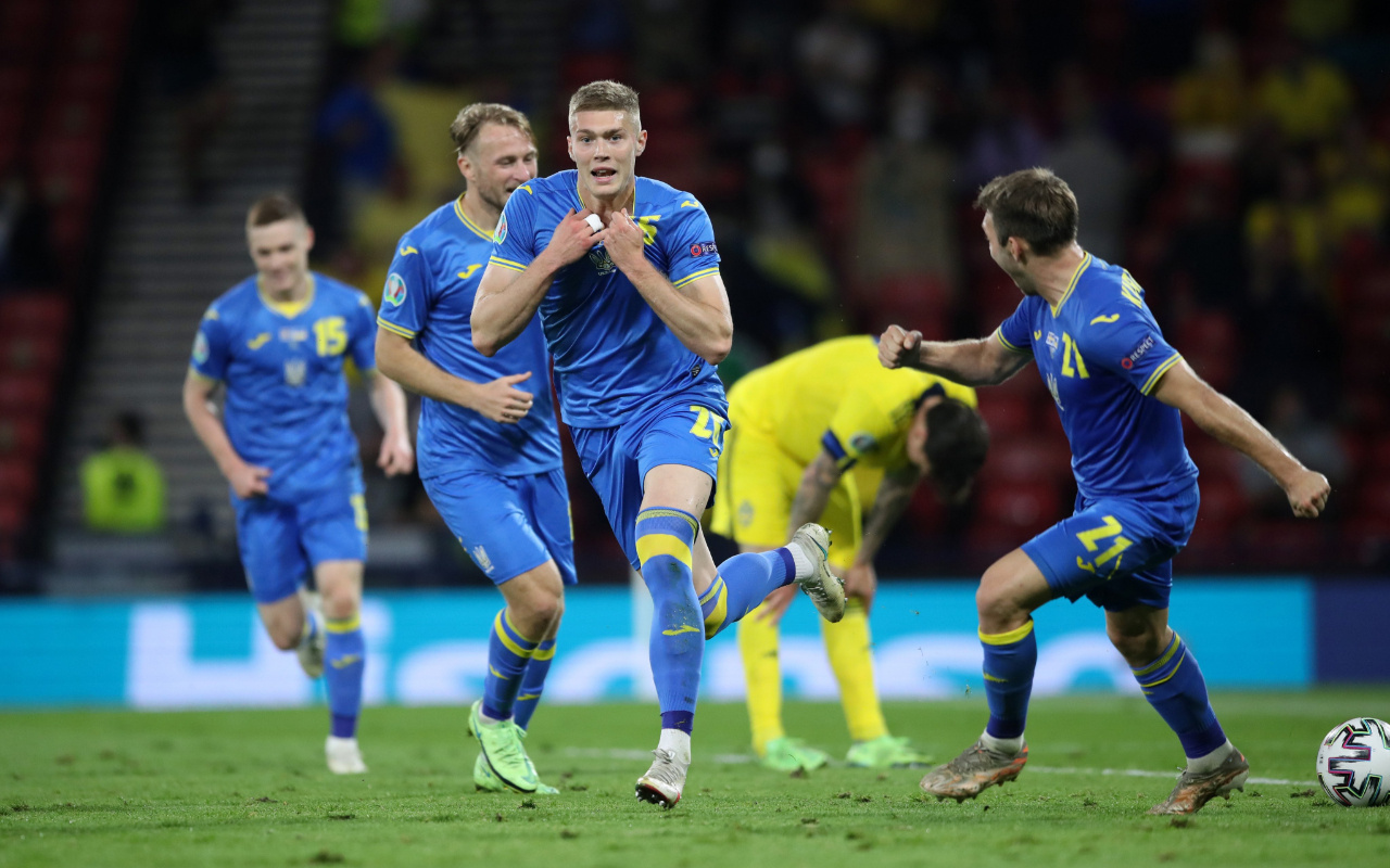 EURO 2020'de Ukrayna'dan İsveç'e uzatmanın son dakikasında darbe
