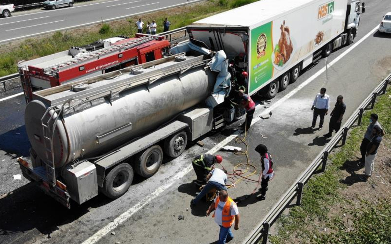 TEM Otoyolu'nda zincirleme korkunç kaza! Tanker, tıra ok gibi saplandı: 1 kişi öldü