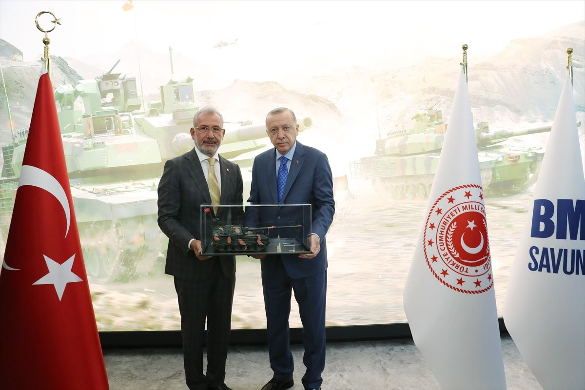Cumhurbaşkanı Erdoğan Tank Palet Fabrikası'nda