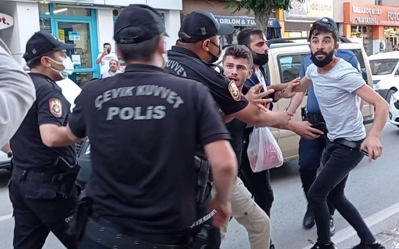 Sivas'ta polis 'konuşacağız' deyip arka sokağa çekmeye çalıştı! Gazetecileri tartakladılar
