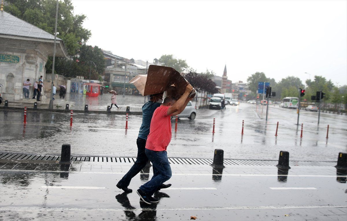 Hafta sonu hava çok fena İstanbul için saat verildi! Ankara, İzmir ve tatil yörelerinde hava nasıl olacak?